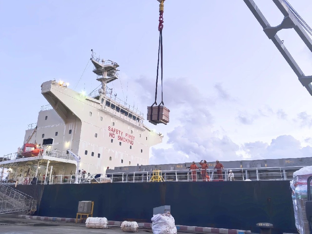 以“半年紅”沖刺“全年勝”丨省外供公司：聚焦核心業(yè)務(wù)突破，精準(zhǔn)賦能港口保障